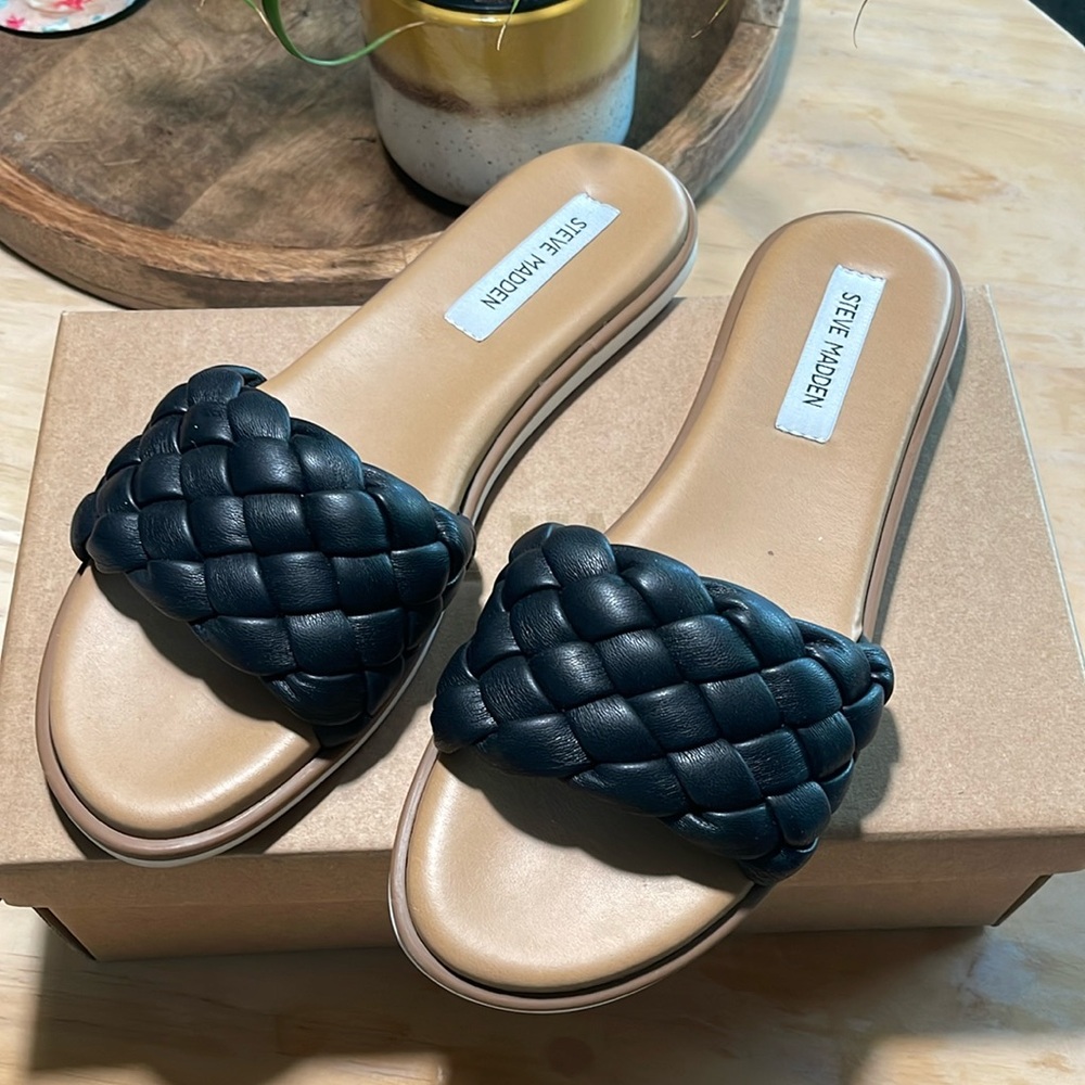 Super Cute and Comfy Steve Madden Sandles